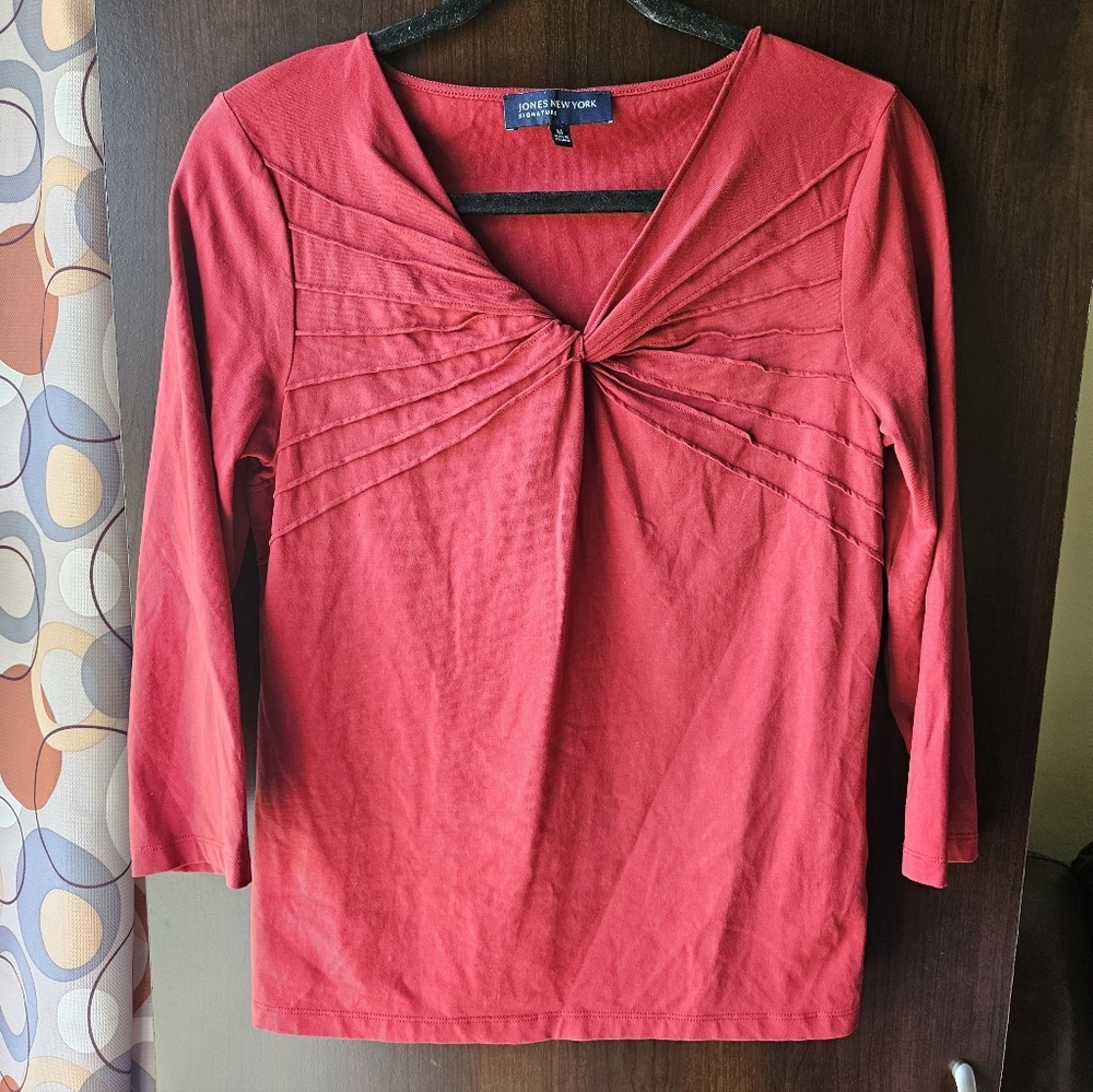Jones New York Women's Red V-Neck Blouse Size Medium